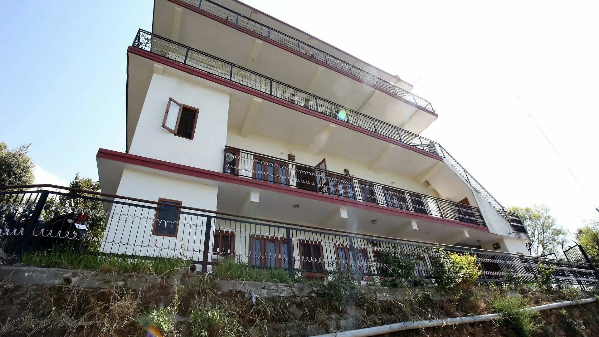 Oyo 12795 Home Down Hill Stay Shoghi Shimla Apartment